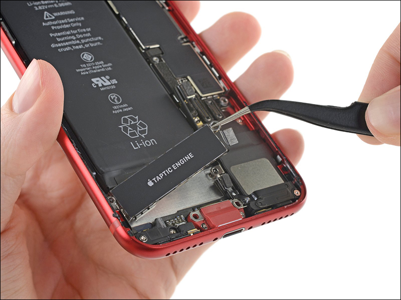 iFixit 拆解 iPhone SE (第 2 代)報告出爐,同時比較 iPhone 8 零件互換可能性 - 電腦王阿達 iFixit 拆解 iPhone SE (第 2 代)報告出爐,同時比較 iPhone 8 零件互換可能性 - 電腦王阿達