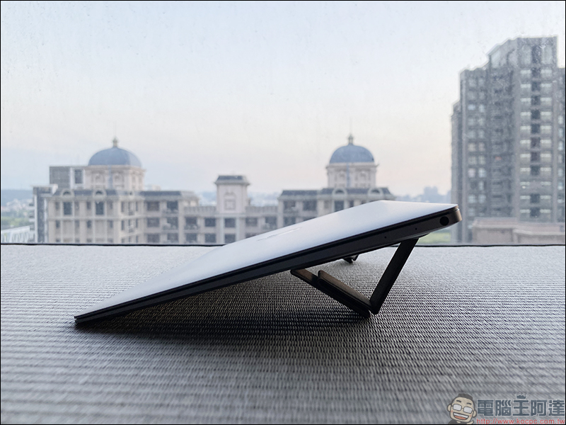 Bestmade NEO 隱形筆電架簡單動手玩:0.4 公分極薄無感、支援雙角度調整 - 電腦王阿達 Neo 隱形筆電架