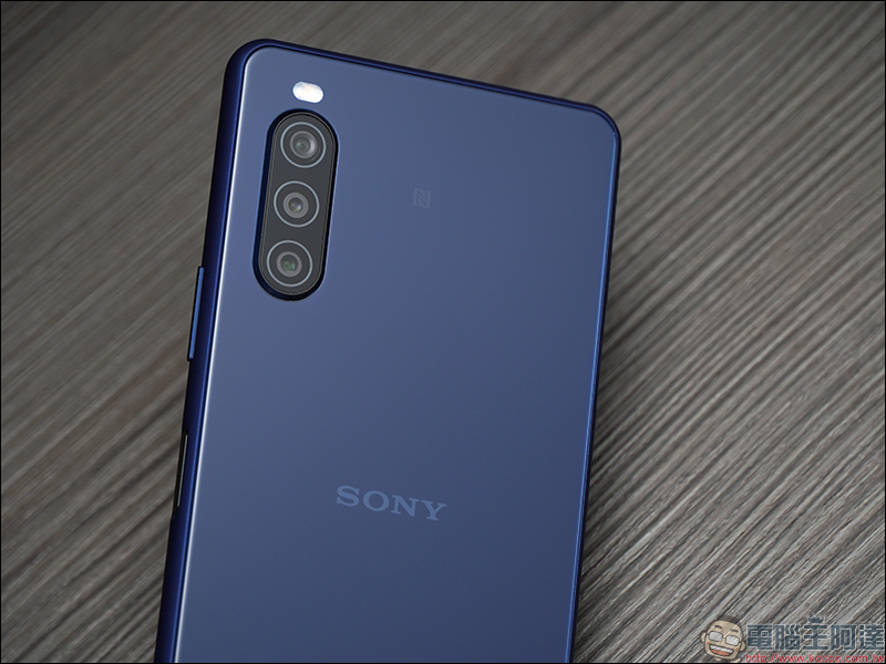 Xperia 10 II 開箱、評測、動手玩:21:9 OLED 寬螢幕、三鏡頭相機,具備防水功能更親民! - 電腦王阿達 Xperia 10 II 開箱、評測、動手玩:21:9 OLED 寬螢幕、三鏡頭相機,具備防水功能更親民! - 電腦王阿達