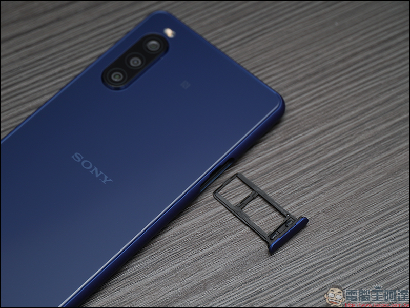 Xperia 10 II 開箱、評測、動手玩:21:9 OLED 寬螢幕、三鏡頭相機,具備防水功能更親民! - 電腦王阿達 Xperia 10 II 開箱、評測、動手玩:21:9 OLED 寬螢幕、三鏡頭相機,具備防水功能更親民! - 電腦王阿達