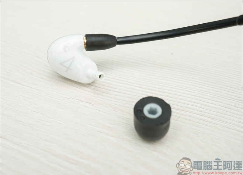 Shure AONIC 50無線降噪頭戴式耳機開箱動耳聽,同場加映AONIC 4 - 電腦王阿達 Shure AONIC 50無線降噪頭戴式耳機開箱動耳聽,同場加映AONIC 4 - 電腦王阿達