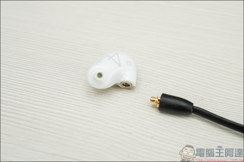 Shure AONIC 50無線降噪頭戴式耳機開箱動耳聽,同場加映AONIC 4 - 電腦王阿達 Shure AONIC 50無線降噪頭戴式耳機開箱動耳聽,同場加映AONIC 4 - 電腦王阿達