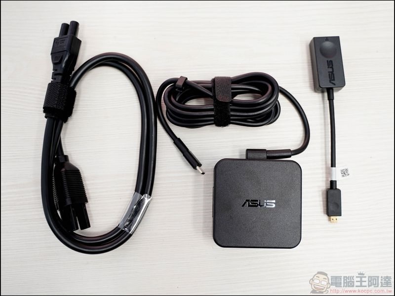 ASUS ExpertBook B9450FA 開箱 - 04 ASUS ExpertBook B9450FA 開箱 - 04