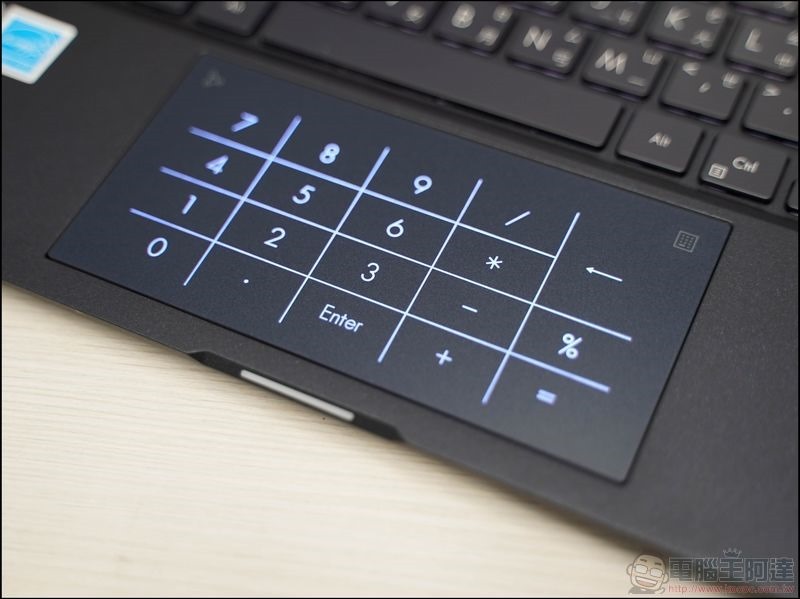 ASUS ExpertBook B9450FA 開箱 - 20 ASUS ExpertBook B9450FA 開箱 - 20