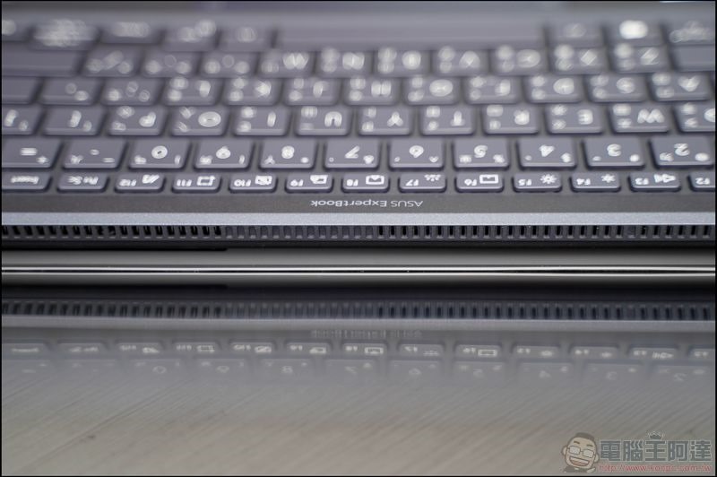 ASUS ExpertBook B9450FA 開箱 - 26 ASUS ExpertBook B9450FA 開箱 - 26