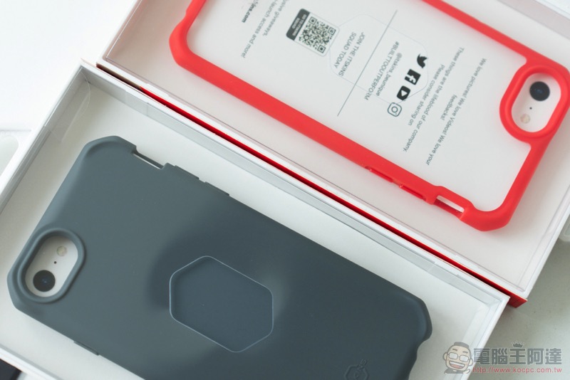 iPhone SE 也能超前部署！ ITSKINS 抗菌防摔保護殼 開箱體驗（評測 / 評價 / 動手玩） - 電腦王阿達