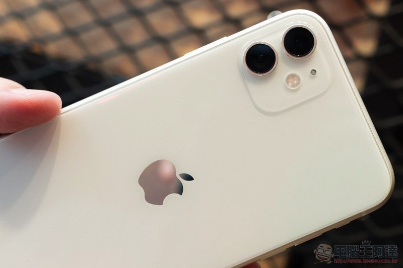 iOS 14 居然暗藏 「敲敲」iPhone 背殼的操作密技 ! - 電腦王阿達 iOS 14 居然暗藏 「敲敲」iPhone 背殼的操作密技 ! - 電腦王阿達