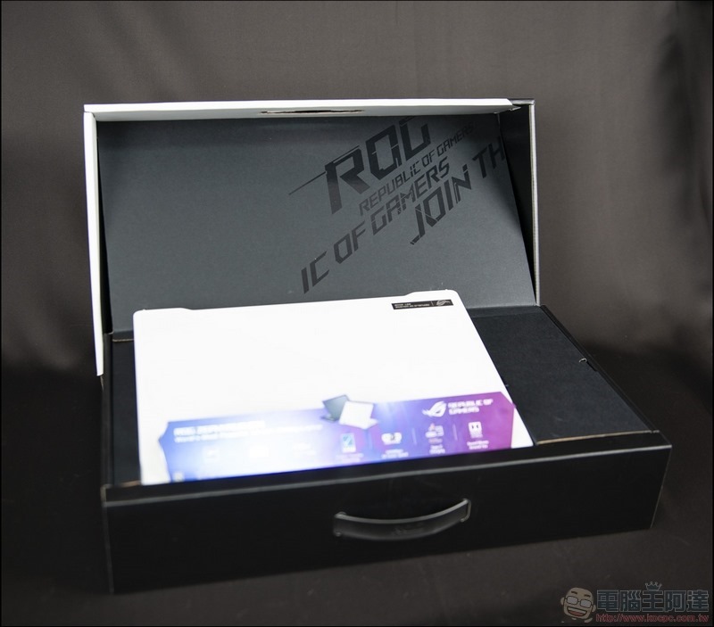 ROG Zephyrus G14 開箱 - 05 ROG Zephyrus G14 開箱 - 05
