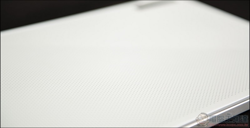 ROG Zephyrus G14 開箱 - 10 ROG Zephyrus G14 開箱 - 10