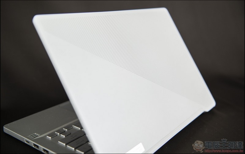 ROG Zephyrus G14 開箱 - 11 ROG Zephyrus G14 開箱 - 11