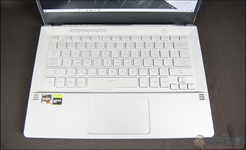 ROG Zephyrus G14 開箱 - 17 ROG Zephyrus G14 開箱 - 17