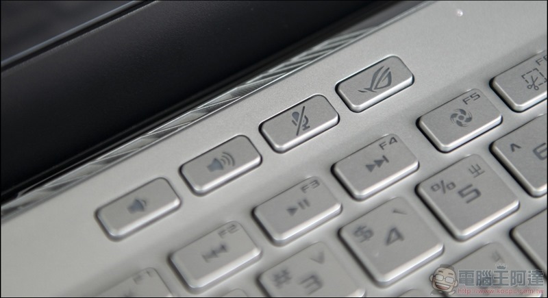 ROG Zephyrus G14 開箱 - 18 ROG Zephyrus G14 開箱 - 18