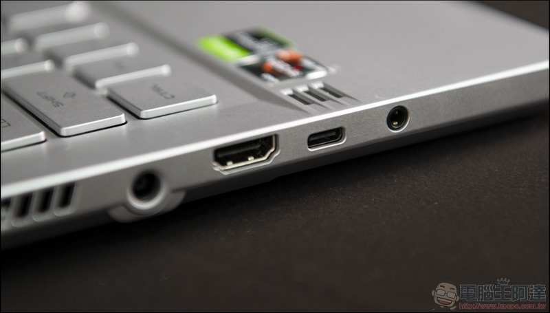 ROG Zephyrus G14 開箱 - 24 ROG Zephyrus G14 開箱 - 24
