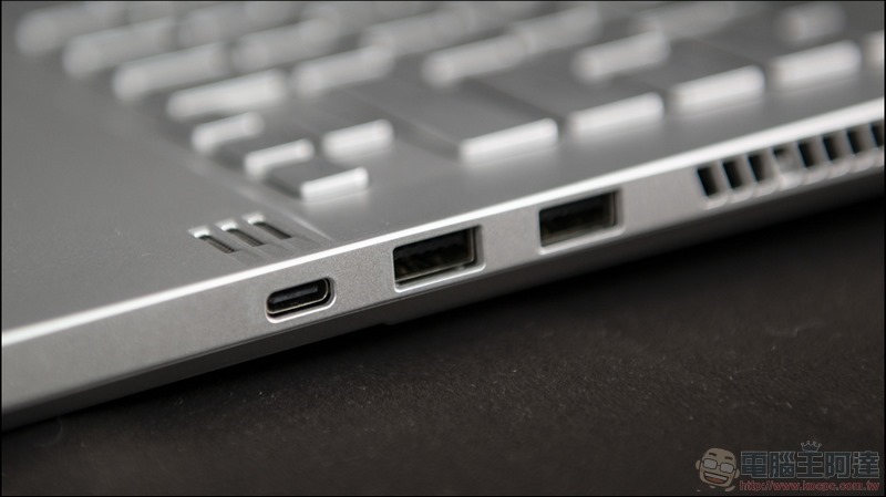 ROG Zephyrus G14 開箱 - 25 ROG Zephyrus G14 開箱 - 25