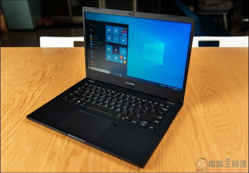 輕薄商務筆電 ASUS ExpertBook P2 (P2451) 開箱 - 01 輕薄商務筆電 ASUS ExpertBook P2 (P2451) 開箱 - 01