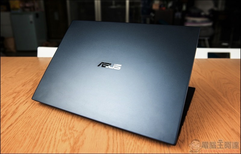 輕薄商務筆電 ASUS ExpertBook P2 (P2451) 開箱 - 02 輕薄商務筆電 ASUS ExpertBook P2 (P2451) 開箱 - 02