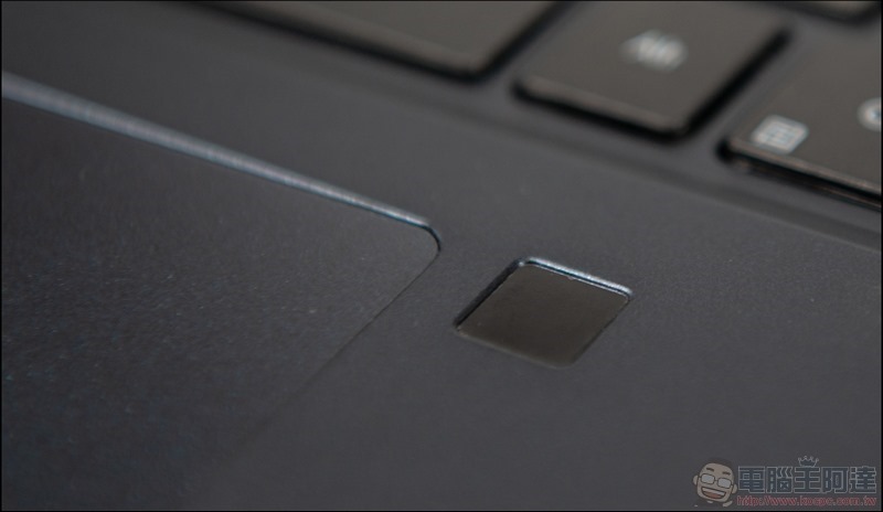 輕薄商務筆電 ASUS ExpertBook P2 (P2451) 開箱 - 12 輕薄商務筆電 ASUS ExpertBook P2 (P2451) 開箱 - 12