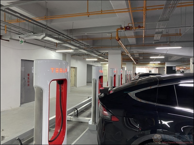 台南市美術館 2 館 Tesla V3 超級充電站 - 05 台南市美術館 2 館 Tesla V3 超級充電站 - 05