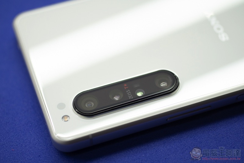 Xperia 1 II 的日系美型 當然要靠膜斯密碼專屬 imos 康寧玻璃保護貼 / 軍規防震殼 / 藍寶石鏡頭貼 防護起來! - 電腦王阿達 Xperia 1 II 的日系美型 當然要靠膜斯密碼專屬 imos 康寧玻璃保護貼 / 軍規防震殼 / 藍寶石鏡頭貼 防護起來! - 電腦王阿達