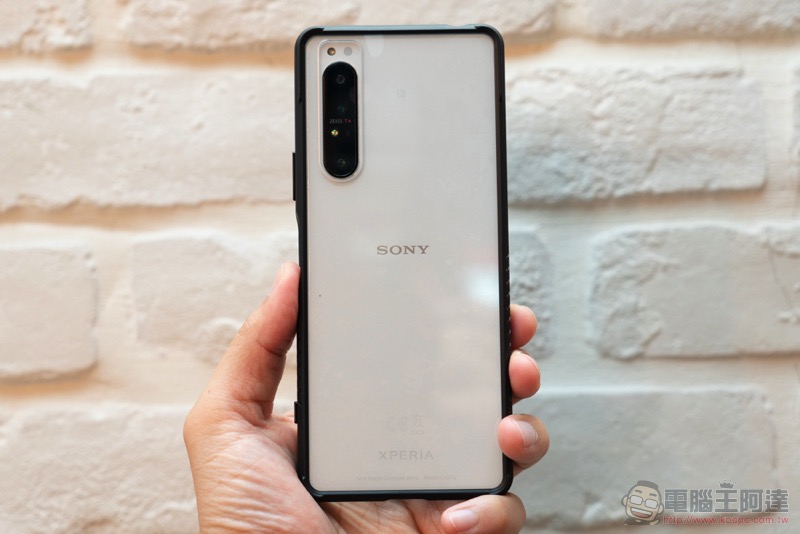Xperia 1 II 的日系美型 當然要靠膜斯密碼專屬 imos 康寧玻璃保護貼 / 軍規防震殼 / 藍寶石鏡頭貼 防護起來! - 電腦王阿達 Xperia 1 II 的日系美型 當然要靠膜斯密碼專屬 imos 康寧玻璃保護貼 / 軍規防震殼 / 藍寶石鏡頭貼 防護起來! - 電腦王阿達