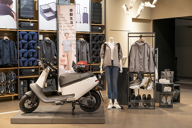 慢活好夥伴, 無印良品版 Gogoro VIVA Plus 無印白 帥帥登場 - 電腦王阿達 慢活好夥伴, 無印良品版 Gogoro VIVA Plus 無印白 帥帥登場 - 電腦王阿達