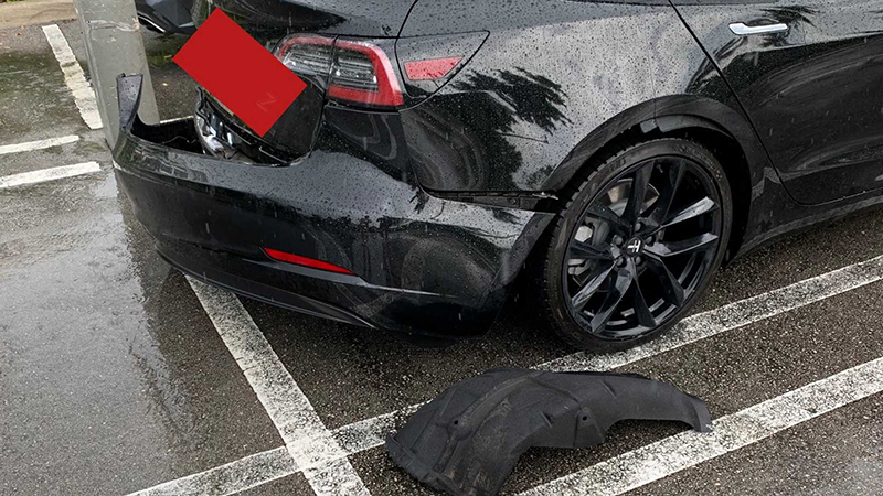 下雨天 + 大坑洞,Tesla Model 3 的保險桿又再次噴出了! - 電腦王阿達 下雨天 + 大坑洞,Tesla Model 3 的保險桿又再次噴出了! - 電腦王阿達