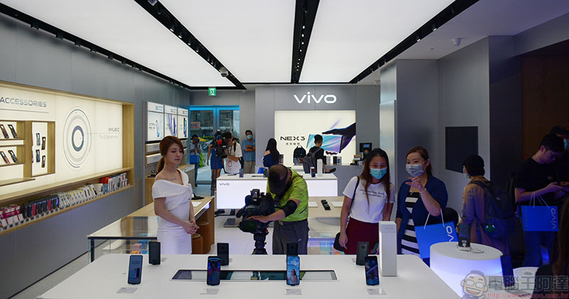 vivo 首家智慧旗艦店於三創開幕,結合科技與時尚的互動新主張 - 電腦王阿達 vivo 首家智慧旗艦店於三創開幕,結合科技與時尚的互動新主張 - 電腦王阿達