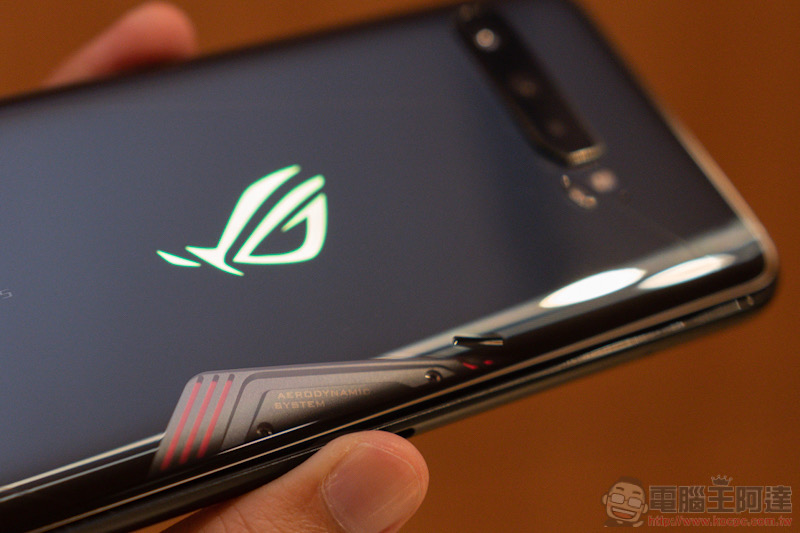 ROG Phone 3 效能再進化:最新 144Hz 螢幕體驗前代也能擁有!(動手玩) - 電腦王阿達 ROG Phone 3 效能再進化:最新 144Hz 螢幕體驗前代也能擁有!(動手玩) - 電腦王阿達