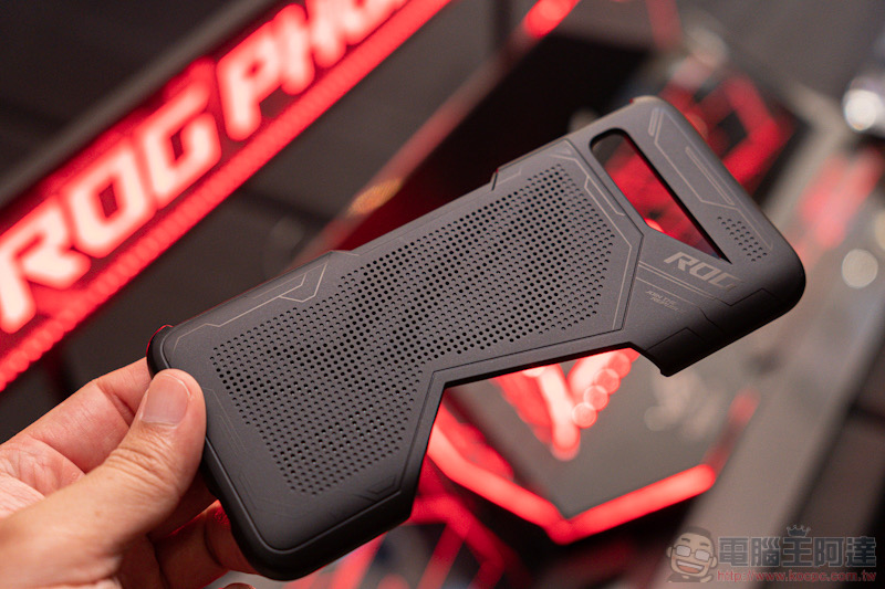 ROG Phone 3 效能再進化:最新 144Hz 螢幕體驗前代也能擁有!(動手玩) - 電腦王阿達 ROG Phone 3 效能再進化:最新 144Hz 螢幕體驗前代也能擁有!(動手玩) - 電腦王阿達