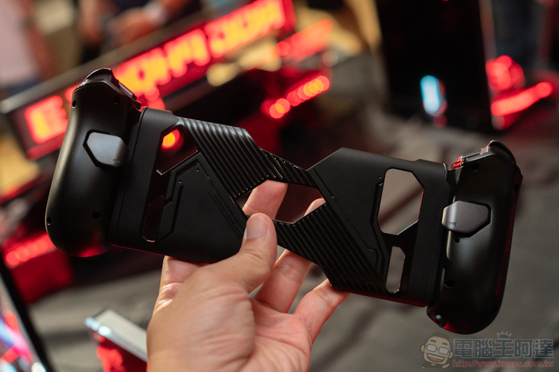 ROG Phone 3 效能再進化:最新 144Hz 螢幕體驗前代也能擁有!(動手玩) - 電腦王阿達 ROG Phone 3 效能再進化:最新 144Hz 螢幕體驗前代也能擁有!(動手玩) - 電腦王阿達