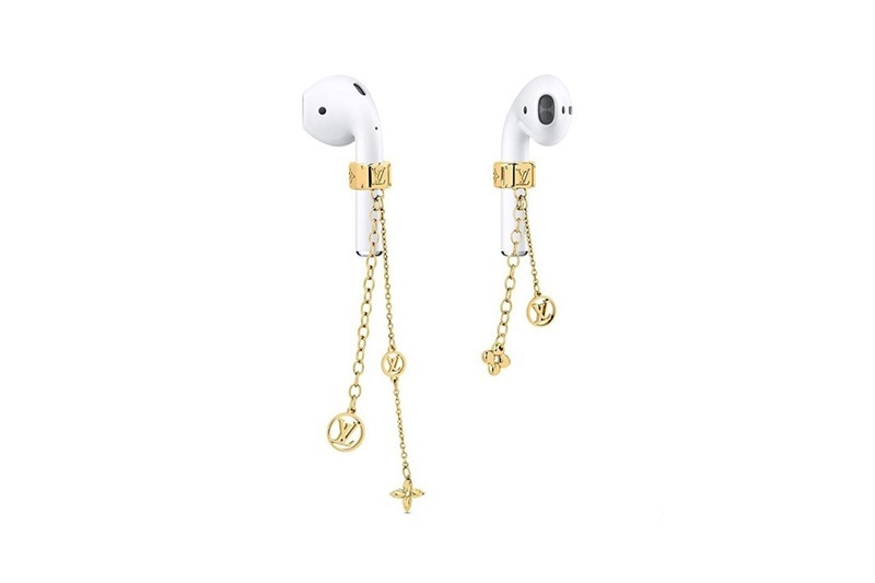 https___hypebeast.com_image_2020_07_louis-vuitton-gold-monogram-wireless-earphone-earrings-first-look-1 https___hypebeast.com_image_2020_07_louis-vuitton-gold-monogram-wireless-earphone-earrings-first-look-1