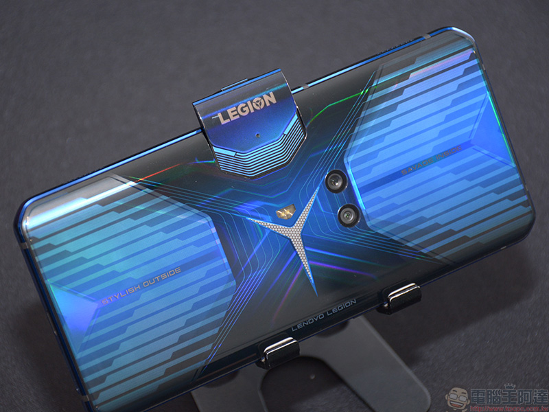 Lenovo 推出旗下首款電競手機 Legion Phone Duel,專為手游玩家而生的橫式 ATA 架構與獨特冷卻配置 - 電腦王阿達 Lenovo 推出旗下首款電競手機 Legion Phone Duel,專為手游玩家而生的橫式 ATA 架構與獨特冷卻配置 - 電腦王阿達
