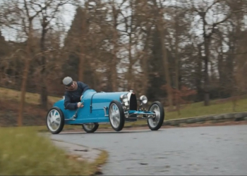 Bugatti 多年來終於推出電動跑車 Baby II ，從 Bugatti Type 35 等比縮小後而成的超高級兒童車 - 電腦王阿達