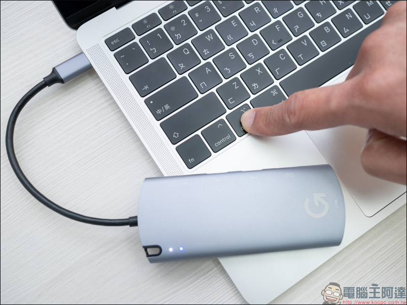 GameToGo Hub 多功能轉接器開箱動手玩:內建 SSD 固態儲存、讓 Mac 變身 Windows 電腦,能裝 Office 也能玩英雄聯盟!(同場加映:GameToGo 2 系列同步登場,速度更快、散熱更佳!) - 電腦王阿達 GameToGo Hub 多功能轉接器開箱動手玩:內建 SSD 固態儲存、讓 Mac 變身 Windows 電腦,能裝 Office 也能玩英雄聯盟!(同場加映:GameToGo 2 系列同步登場,速度更快、散熱更佳!) - 電腦王阿達