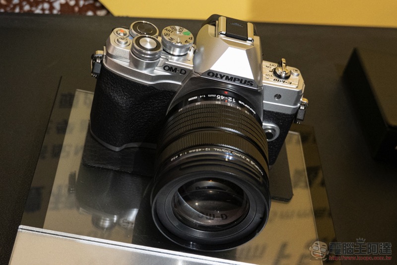 Olympus E-M10 Mark IV 帶著下翻自拍螢幕來了 - 電腦王阿達 Olympus E-M10 Mark IV 帶著下翻自拍螢幕來了 - 電腦王阿達