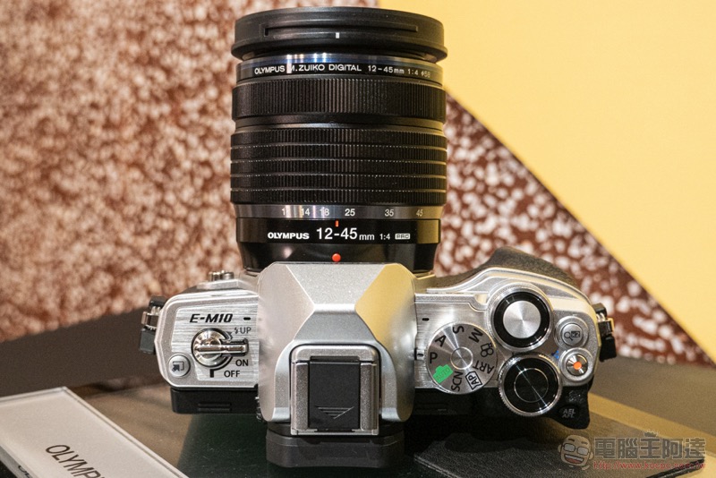 Olympus E-M10 Mark IV 帶著下翻自拍螢幕來了 - 電腦王阿達 Olympus E-M10 Mark IV 帶著下翻自拍螢幕來了 - 電腦王阿達