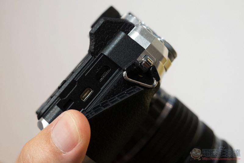 Olympus E-M10 Mark IV 帶著下翻自拍螢幕來了 - 電腦王阿達 Olympus E-M10 Mark IV 帶著下翻自拍螢幕來了 - 電腦王阿達