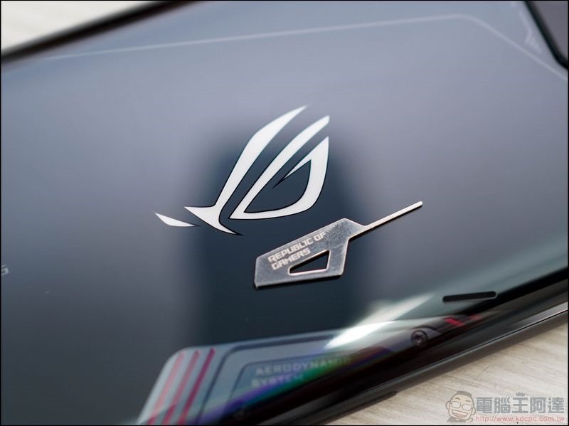 ASUS ROG Phone 3 開箱 - 10 ASUS ROG Phone 3 開箱 - 10