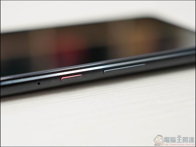 ASUS ROG Phone 3 開箱 - 17 ASUS ROG Phone 3 開箱 - 17