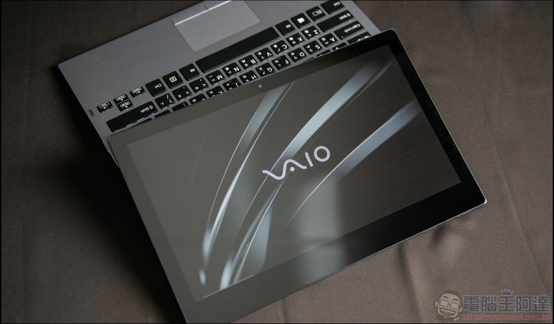 VAIO A12 二合一超輕薄變形筆電 開箱 - 07