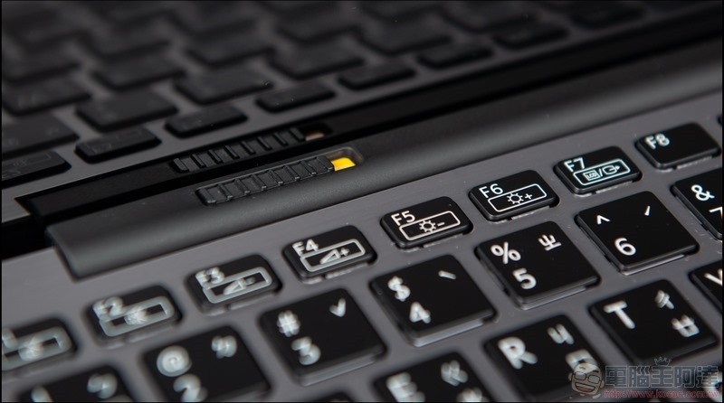 VAIO A12 二合一超輕薄變形筆電 開箱 - 09 VAIO A12 二合一超輕薄變形筆電 開箱 - 09