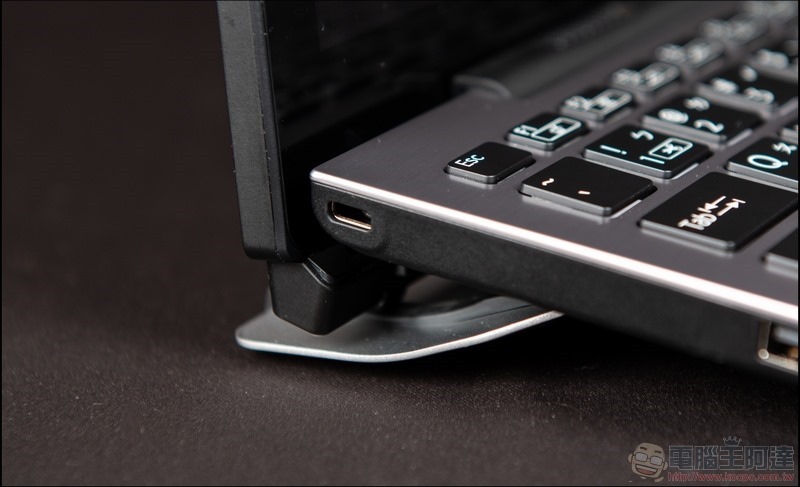 VAIO A12 二合一超輕薄變形筆電 開箱 - 10 VAIO A12 二合一超輕薄變形筆電 開箱 - 10
