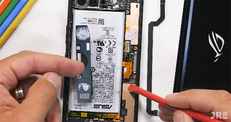ASUS ROG Phone 3 拆解出爐，在散熱部分用了十二萬分力 - 電腦王阿達