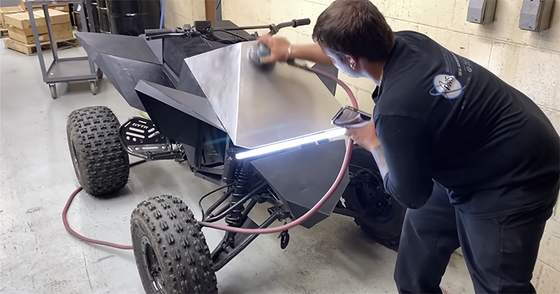 等不及 Tesla Cyberquad ATV 全地形車,狂人直接 DIY 一台來騎(影片) - 電腦王阿達 等不及 Tesla Cyberquad ATV 全地形車,狂人直接 DIY 一台來騎(影片) - 電腦王阿達