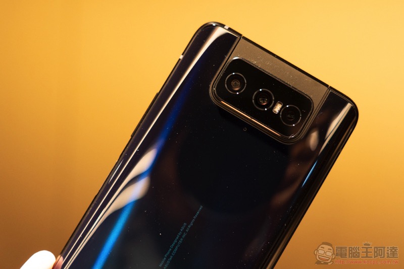 ASUS ZenFone 7 / 7 Pro 的翻轉 3 鏡頭,想要全方位挑戰你的攝影創意 - 電腦王阿達 ASUS ZenFone 7 / 7 Pro 的翻轉 3 鏡頭,想要全方位挑戰你的攝影創意 - 電腦王阿達