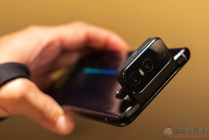 ASUS ZenFone 7 / 7 Pro 的翻轉 3 鏡頭,想要全方位挑戰你的攝影創意 - 電腦王阿達 ASUS ZenFone 7 / 7 Pro 的翻轉 3 鏡頭,想要全方位挑戰你的攝影創意 - 電腦王阿達