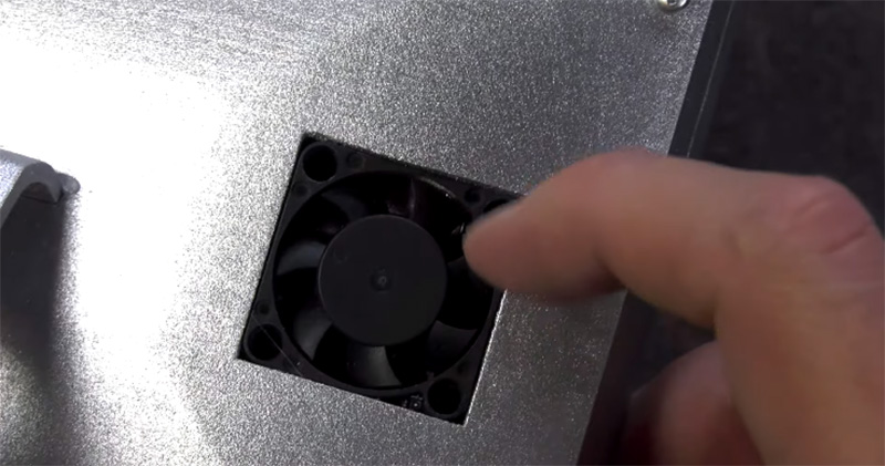 電腦很佔空間?國外工程師製作只有易開罐大小的迷你 iMac - 電腦王阿達 電腦很佔空間?國外工程師製作只有易開罐大小的迷你 iMac - 電腦王阿達