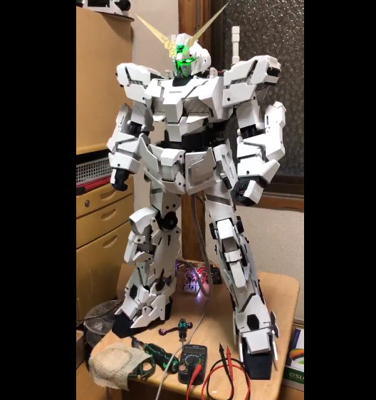 日本達人自製1/30自動變形獨角獸鋼彈 可發光亦可變形 - 電腦王阿達 日本達人自製1/30自動變形獨角獸鋼彈 可發光亦可變形 - 電腦王阿達