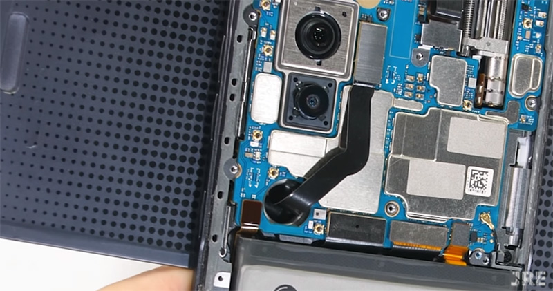 LG Wing 開箱與拆解影片上架,結合彈簧、滑軌與減震器的精巧轉軸結構 - 電腦王阿達 LG Wing 開箱與拆解影片上架,結合彈簧、滑軌與減震器的精巧轉軸結構 - 電腦王阿達