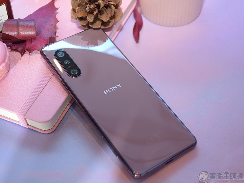 Sony 5G 新旗艦 Xperia 5 II 在台發表,眼部對焦精準捕捉一顰一笑 - 電腦王阿達 Sony 5G 新旗艦 Xperia 5 II 在台發表,眼部對焦精準捕捉一顰一笑 - 電腦王阿達